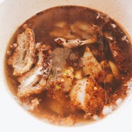 เมนูของร้าน อ้วนเลือดหมูใบยา ท่าอิฐ