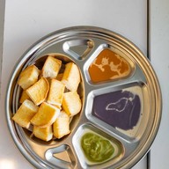 La Lucia (ลาลูเซีย) -