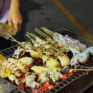 บาร์บีคิว หมู-ไก่ เจ๊ติ๊นา