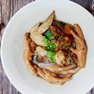 สบายสบาย ข้าวหน้าไก่ตุ๋น