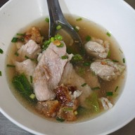 เกาเหลาสามหมู ข้าวขาหมูร้อยอาจารย์ ไม่มีสาขา