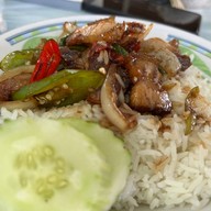 ร้านกลอยใจ