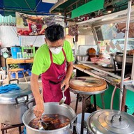 ข้าวขาหมูเบรคแตก