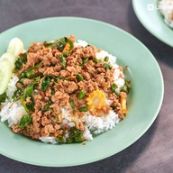 เมนูของร้าน ตามสั่งร้านเจ๊หน้าเอสทีทางออกท่ารถ