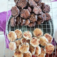 เมนู อิตาเลี่ยนโซดา&ขนมบ้าบิ่นมะพร้าวอ่อน