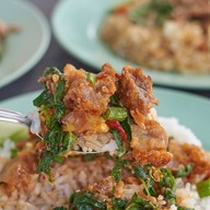 ตามสั่งร้านเจ๊หน้าเอสทีทางออกท่ารถ