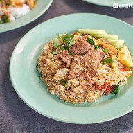 เมนูของร้าน ตามสั่งร้านเจ๊หน้าเอสทีทางออกท่ารถ