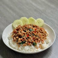 เจ้ากะเพรา - ถนนอดุลยเดช