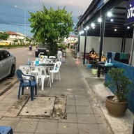 ร้านข้าวต้มปลาชลบุรี