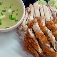 ร้านข้าวมันไก่คุณกิต ในเมือง