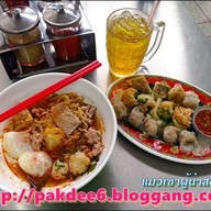 ก๋วยเตี๋ยวแคะ