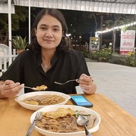 บรรยากาศ ราดหน้าเส้นทอง