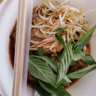 สามย่านก๋วยเตี๋ยวไก่ตุ๋นมะระ สาขา ลาดพร้าว