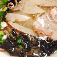 เมนูของร้าน ก๋วยเตี๋ยวหมูบ้านบึงโอเคชุนชัย บ้านบึง