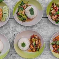 เตี๋ยวเป็ดตุ๋น เตี๋ยวหมูเด้งต้มยำ อาหารตามสั่ง ป้าอ้อยครกยักษ์ ร้านเดียวกันกับขนมปังปิ้ง สั่งเถอะทำไวมากก
