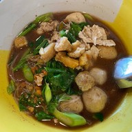 โกเหลียง ก๋วยเตี๋ยวเรือ ปากทางเข้ากองบิน