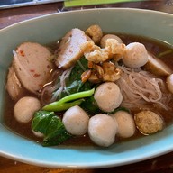 โกเหลียง ก๋วยเตี๋ยวเรือ ปากทางเข้ากองบิน