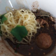 ร้านก๋วยเตี๋ยวเรือนายพลคุณหญิง ซอยวัดลาดปลาดุก