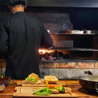 La Cantina Steak House & Pizzeria