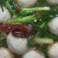 กะเพราแซ่บ สตอ อยู่ในอาคาร Thana Place