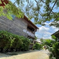 โรงเตี๊ยม 8 ริ้ว ฉะเชิงเทรา