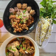 เตี๋ยว ชินตา