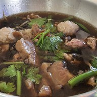 เนื้อตุ๋นรสเด็ด หน้าสวนสมเด็จย่า