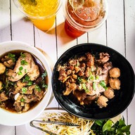 เตี๋ยว ชินตา