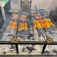 Holy duck grill เป็ดย่างเกลือหนังกรอบ ต้นสน (ราชดำเนิน)