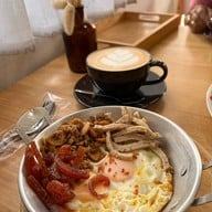 เมนูของร้าน ฉัน. อาหารเช้าและกาแฟ พิษณุโลก
