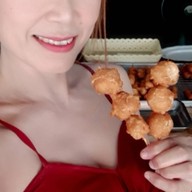 ร้านลูกชิ้นทอดเจ้ดัว