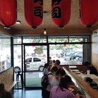 บรรยากาศ ซูชิฮีโร่ ชัยนาท หน้าอนุบาลชัยนาท