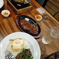 เนื้อแท้ ซีคอนสแควร์ ศรีนครินทร์