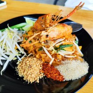 ยาย-กู-ซ่า-กระเพราเถื่อน ข้างร้านอีปริก