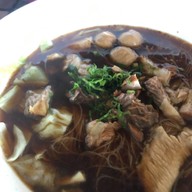 ก๋วยเตี๋ยวไก่นำโชค สาขา4