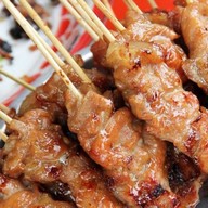ร้านหมูปิ้งเตาถ่านสูตรโบราณ สุมิตรา สายไหม