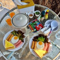 Tom’s Cafe De Hill at Khao Kho