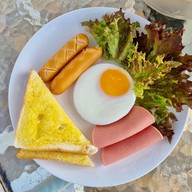 Tom’s Cafe De Hill at Khao Kho