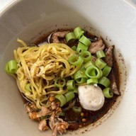 ป.ประทีปก๋วยเตี๋ยวเรือเลียบทางด่วน เลียบทางด่วนทุ่งครุ