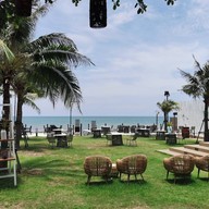 Brezza Beach Bar & Restaurant