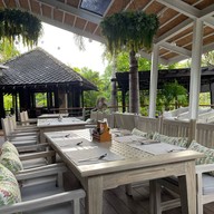โรงแรมเดอะฮอทสปริงบีชรีสอร์ทแอนด์สปา