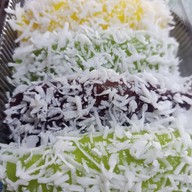 ขนมถั่วแปบแป้งสด บัวลอยกะทิสด บัวลอยแต้จิ๋ว ตลาดนัดโดมข้างโลตัสเอ็กเพรสสามควายเผือก