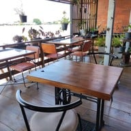 บรรยากาศ Mo Mo Cha ท่าชัย