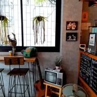 บรรยากาศ Letitbe Coffeebar90s กาแฟสด