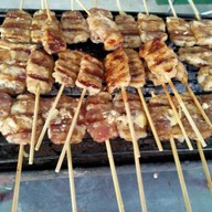 สลัดโรล & หมูปิ้งโบราณ