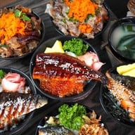 กะเพรา คุณจันทร์ ถนนร่มเกล้า