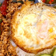 ก๊ง beer&eatery