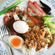 เมนูของร้าน ครัวคุณนัท | ข้าวขาหมู ข้าวหมูแดง บะหมี่เกี๊ยว | ประชาอุทิศ