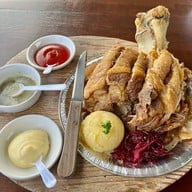 เมนูของร้าน The View Village Restaurant & Karaoke แม่เหียะ