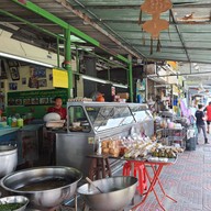 หน้าร้าน ร้านข้าวแกงกิตติมศักดิ์